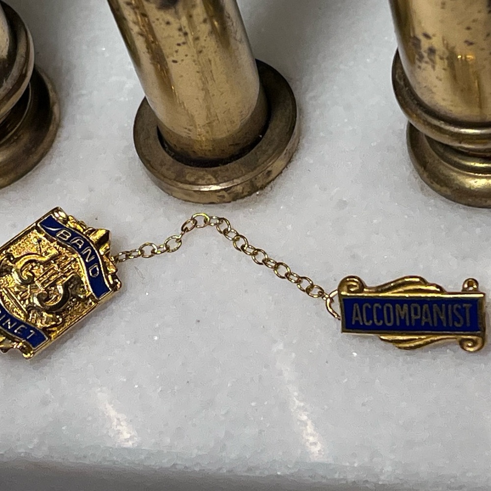 Gold and Blue Accompanist Band Clarinet Lapel Pin - Picture 5 of 6